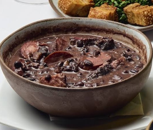 PORÇÃO DE FEIJOADA GRANDE